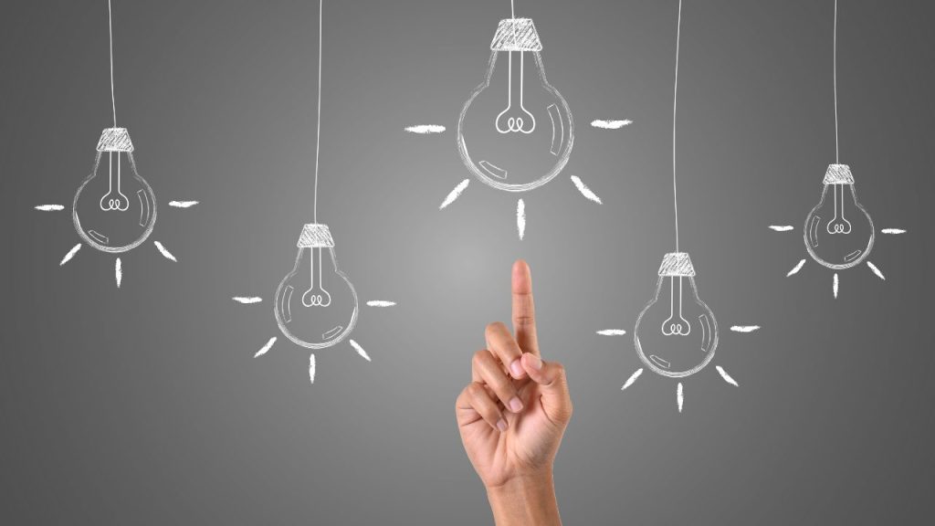 チョークで書かれた豆電球