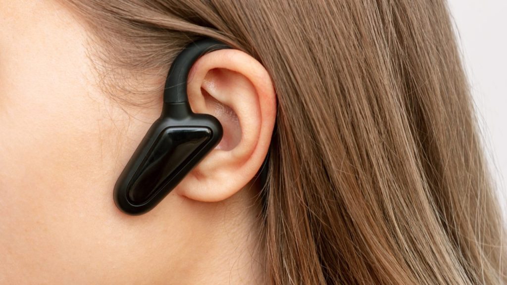 オープンイヤー型イヤホン